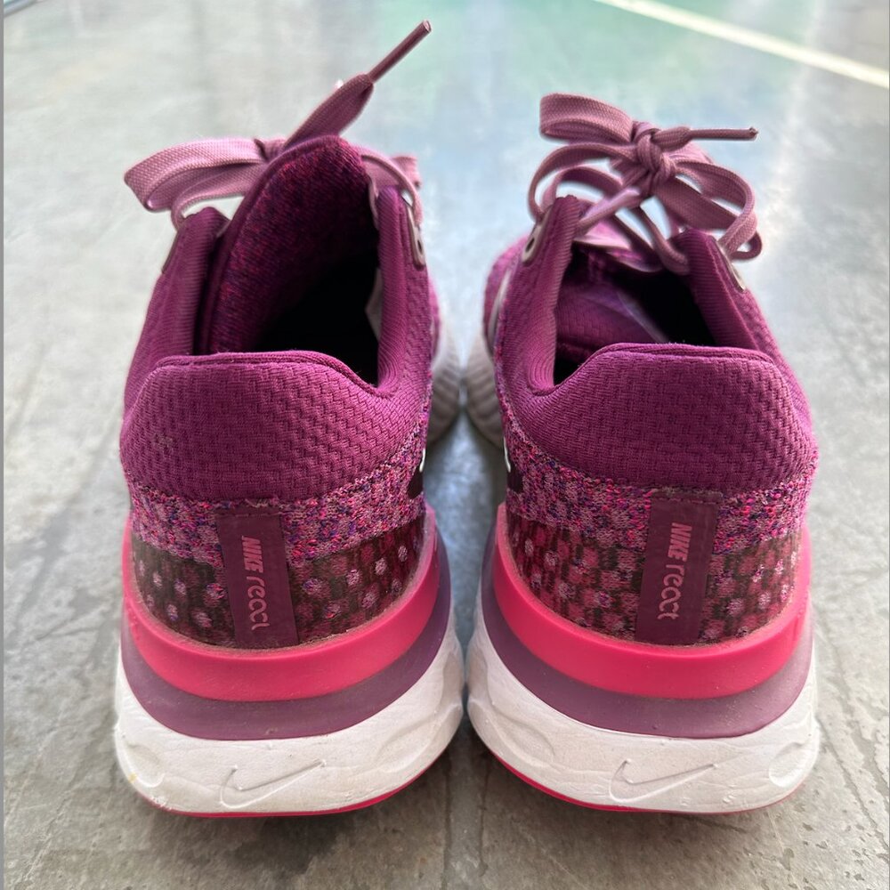 Like New!! Nike React Infinity Run Flyknit 3 - Li… - image 4